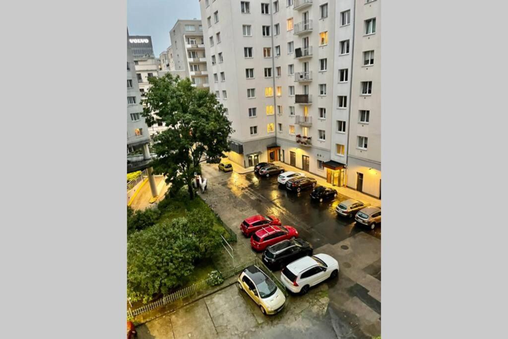 Decor Metro Wifi 300 Mbs 65Tv Netflix Hbo Apartment Warsaw Exterior photo